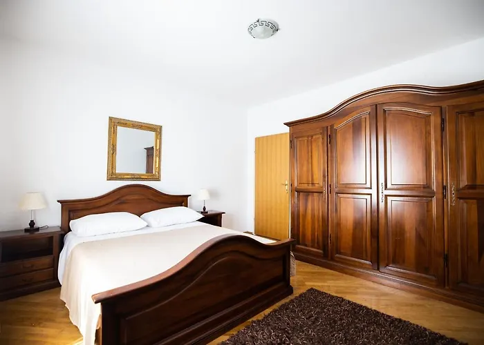 Hacienda Apartment *