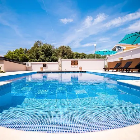 Apartment Hacienda *