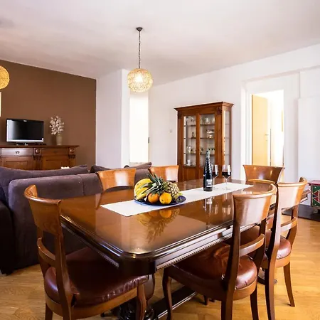 Hacienda Apartment