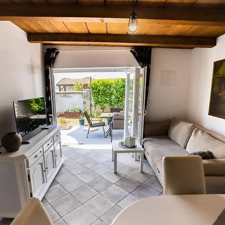 Hacienda Apartment